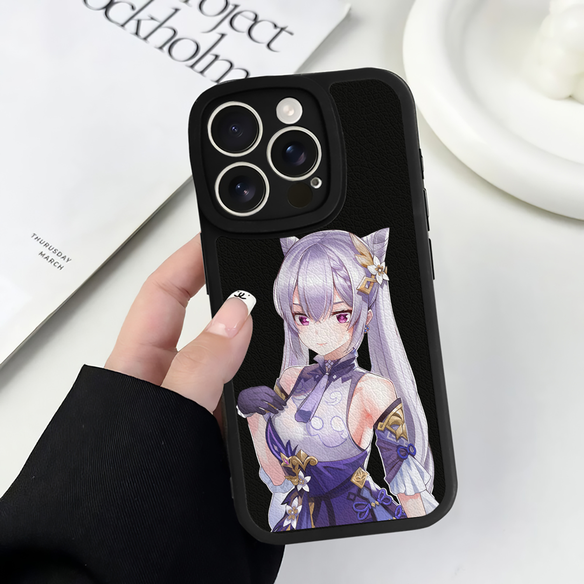げんし神 刻晴 こくせい genshin Kokusei 【iPhone 16シリーズ対応】シリコンスマホケース（レザー調） 材質：シリコン